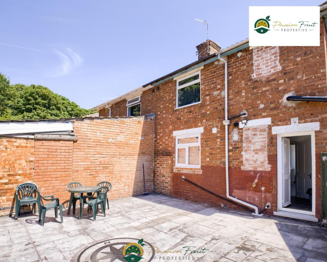 3 Bedroom Coventry House By Passionfruitproperties With Free Wi-Fi, Large Garden And Driveway - 52Nrc المظهر الخارجي الصورة